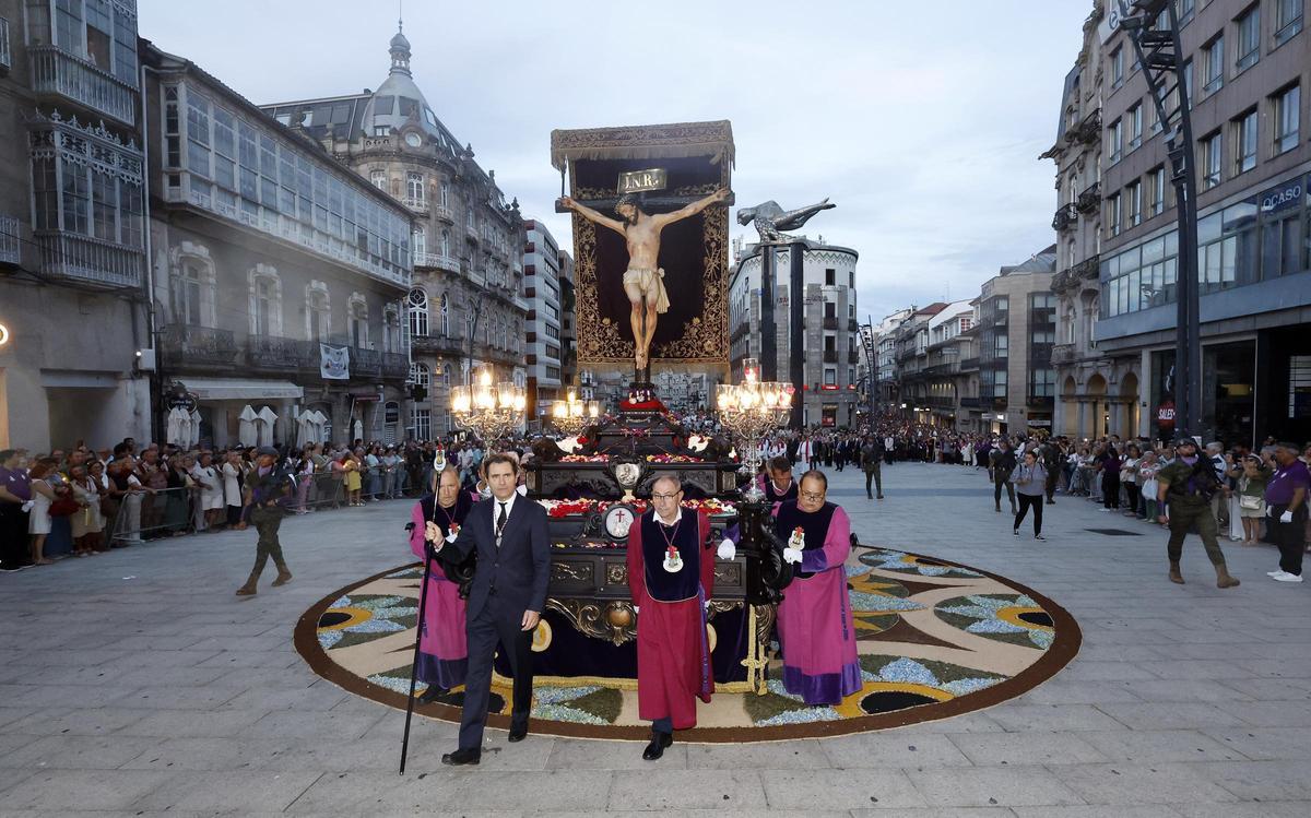 Misa y procesión del Cristo de la Victoria de Vigo, en imágenes