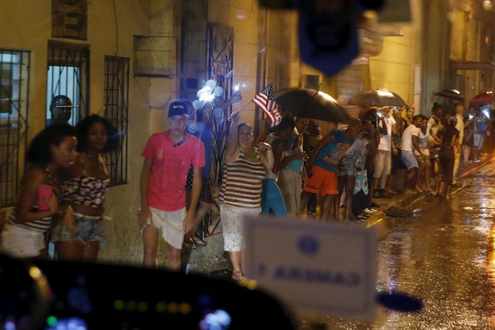 Los Obama visitan La Habana Vieja.