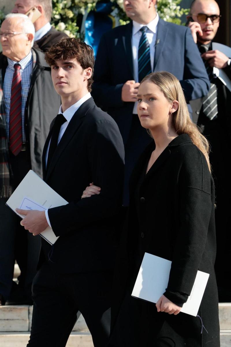 Irene Urdangarin y su hermano en funeral