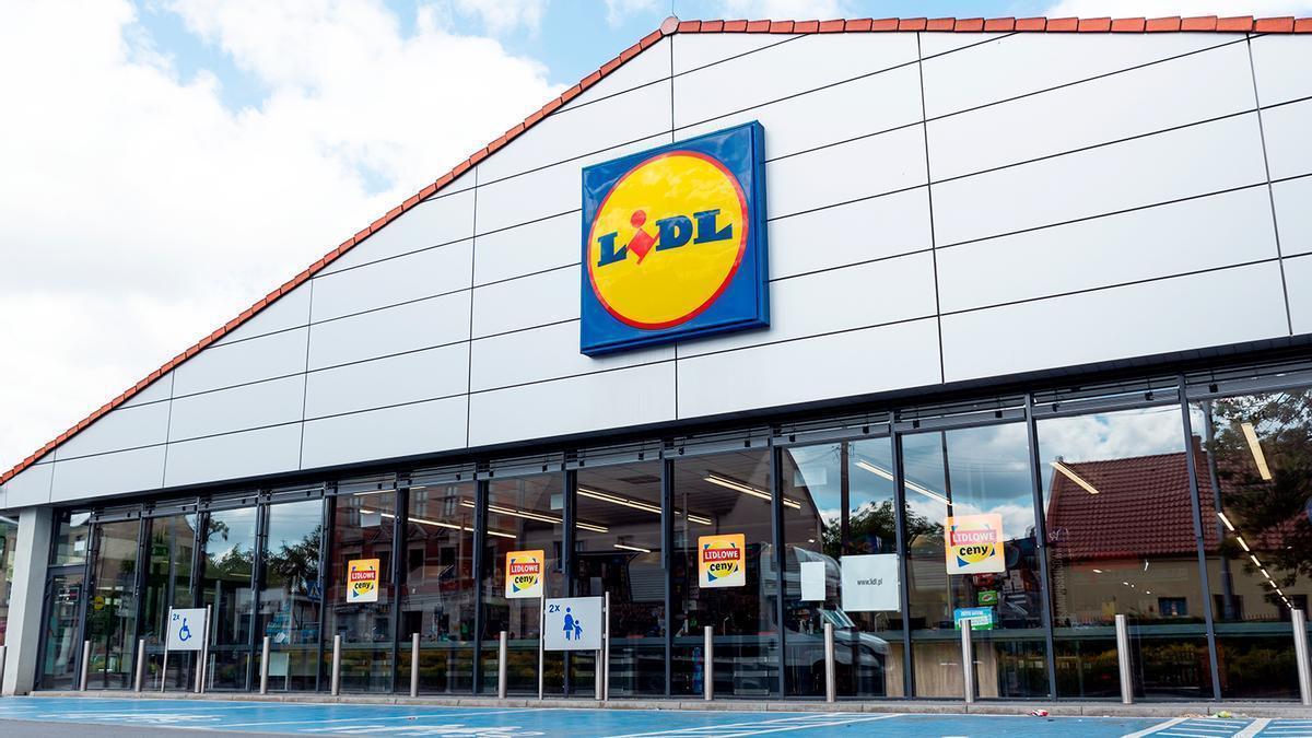 Mañana se esperan colas kilométricas en Lidl para conseguir el juego de platos y vasos más baratos del mercado: ideal para terraza o jardín