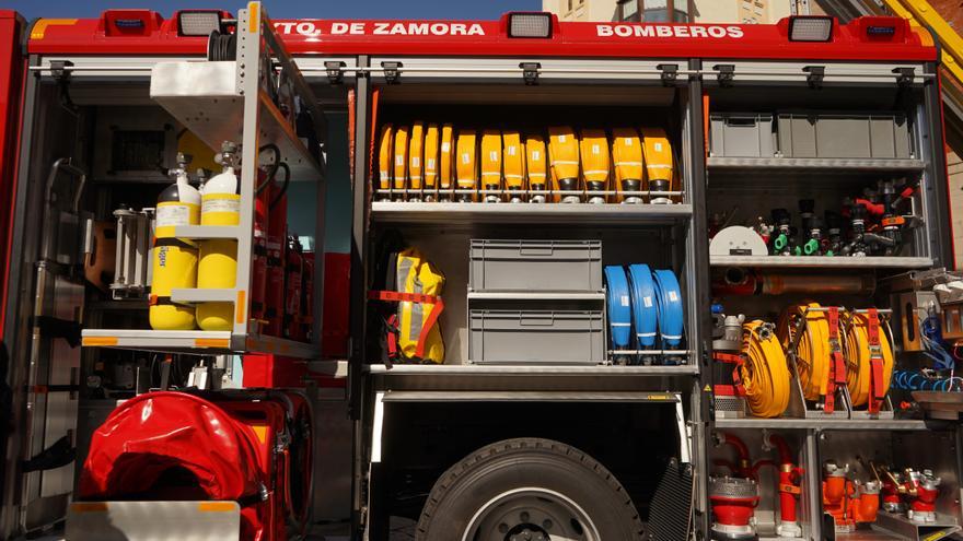 Los bomberos de Zamora sofocan un incendio en Bamba