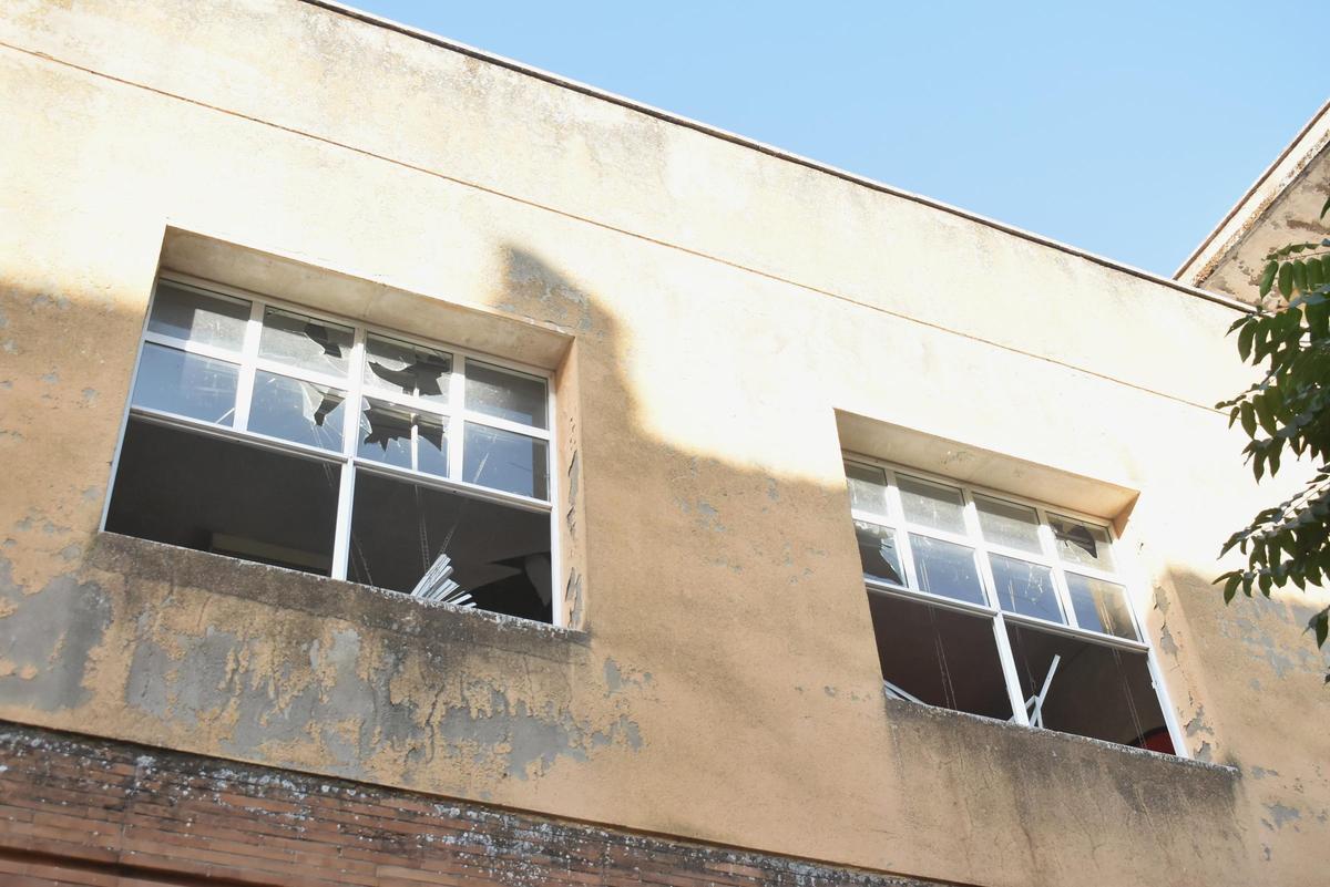 Galería | Así se encuentra el edificio abandonado de Antonio Reyes Huertas en Cáceres