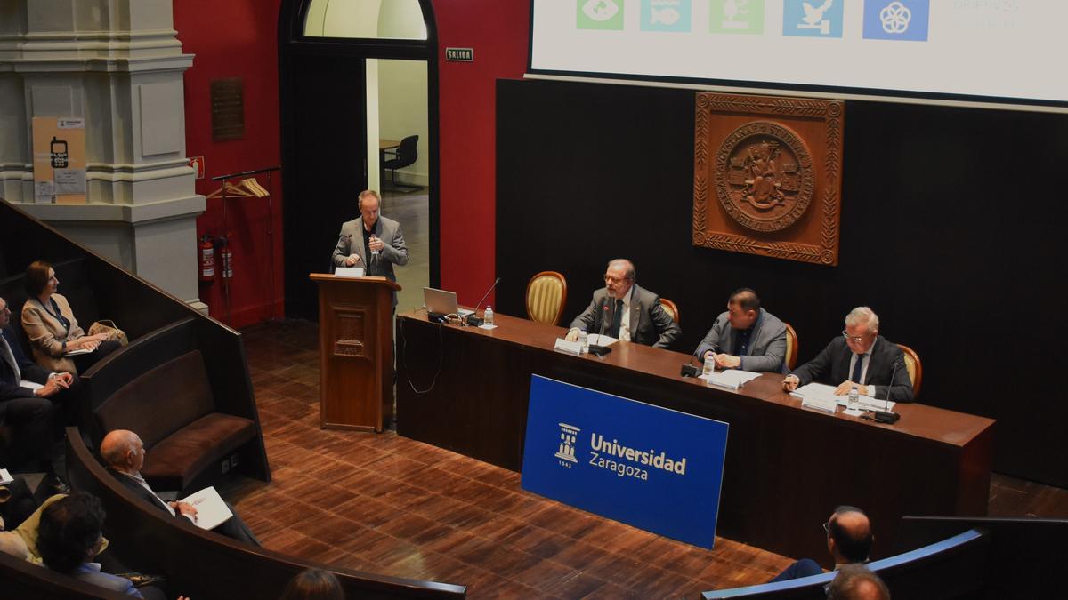 Ricardo Barceló moderó la mesa de debate sobre a contribución de la Administración Pública a la Agenda 2030 en la Obra Pública y Carreteras