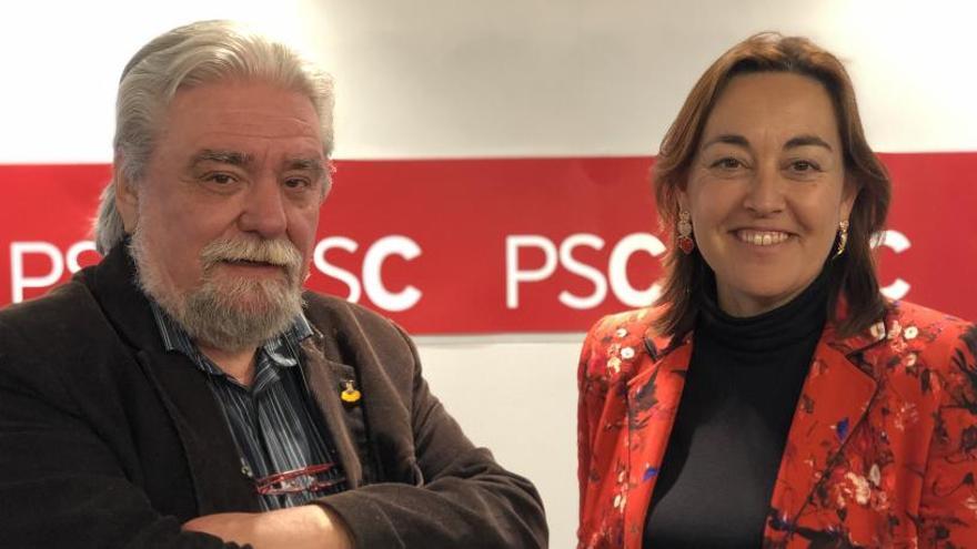El professor Quim Ruhí i la portaveu socialista Sílvia Paneque.