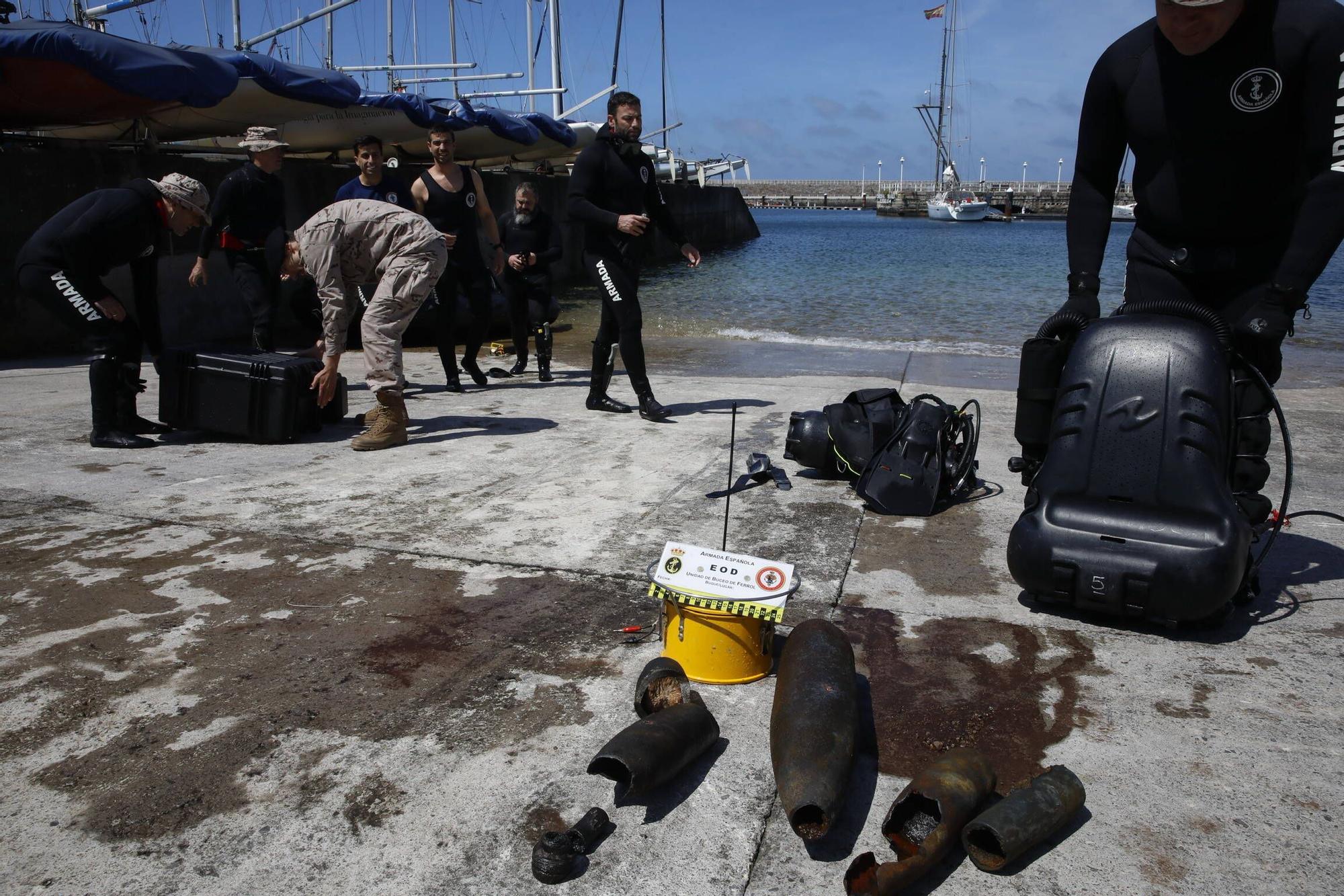 En imágenes: Así fueron las labores de desactivación de tres obuses en la costa de Gijón