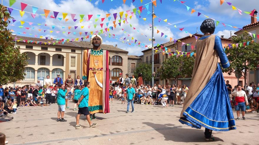 La Festa Major d’Avinyó recupera la tradicional baixada d’andròmines