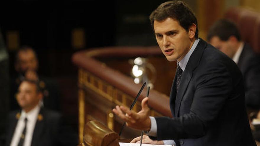 Albert Rivera s&#039;adreça a l&#039;hemicicle del Congrés en una foto d&#039;arxiu.