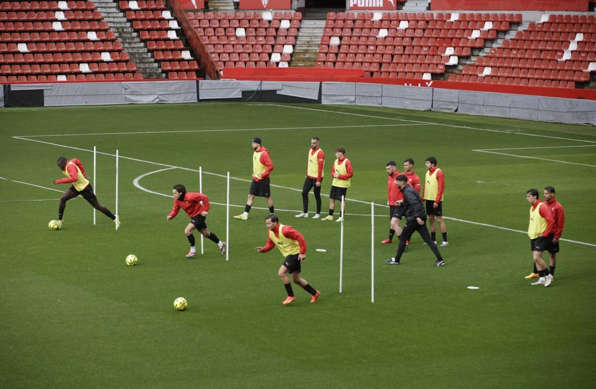 El entrenamiento de este sábado del Sporting en El Molinón.