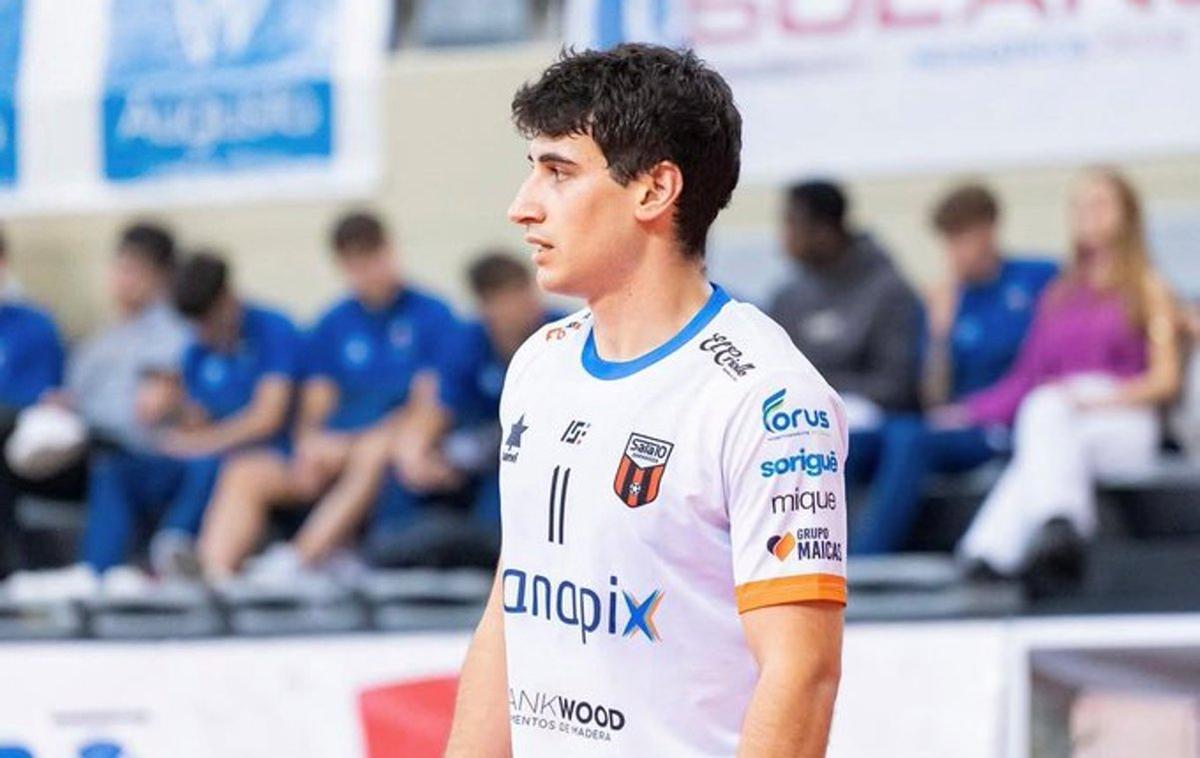 Tomás Pescio, con la camiseta del Wanapix Sala 10.