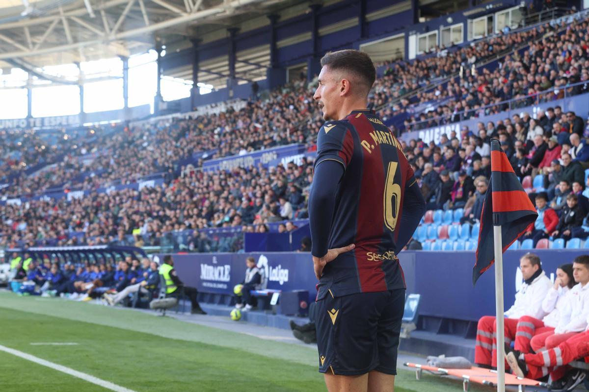 Futbolistas como Pablo Martínez deberán exhibir su mejor versión ante un Albacete que va en serio y estará arropado por miles de aficionados desplazados al Ciutat de València