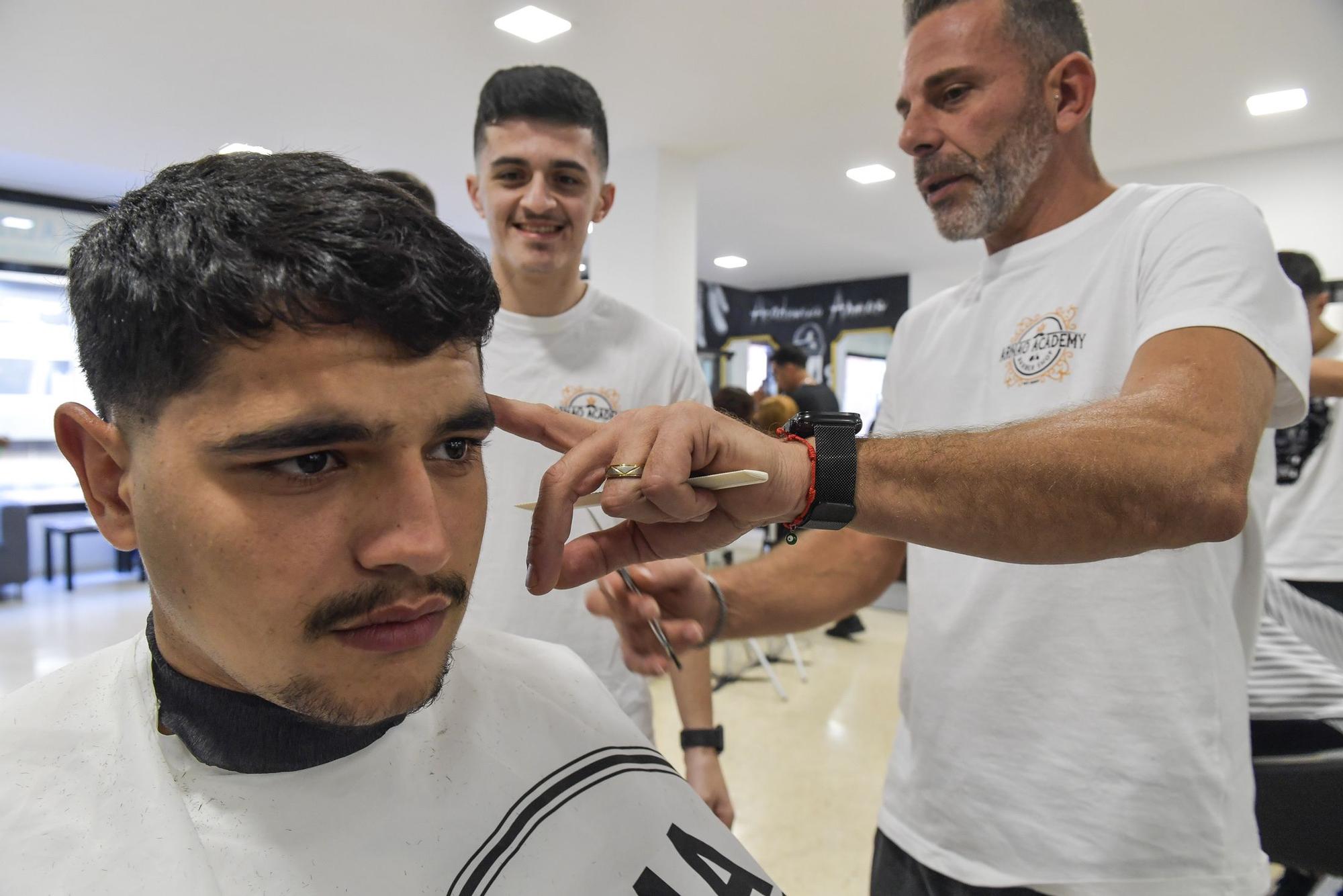 Academia de barbería y peluquería Arnao, en Telde