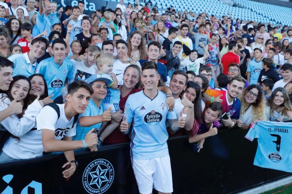 Así ha sido la presentación de Santi Mina en Balaídos