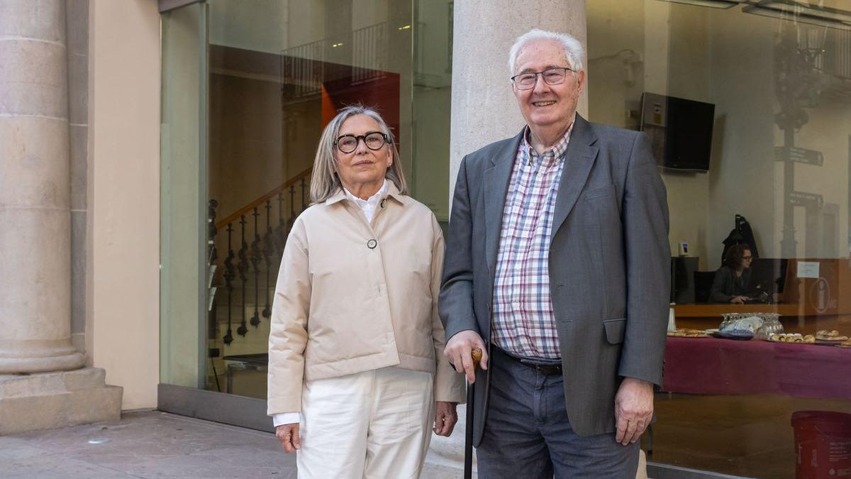 José María Arquimbau i la seua successora, Rosa M. Grau.