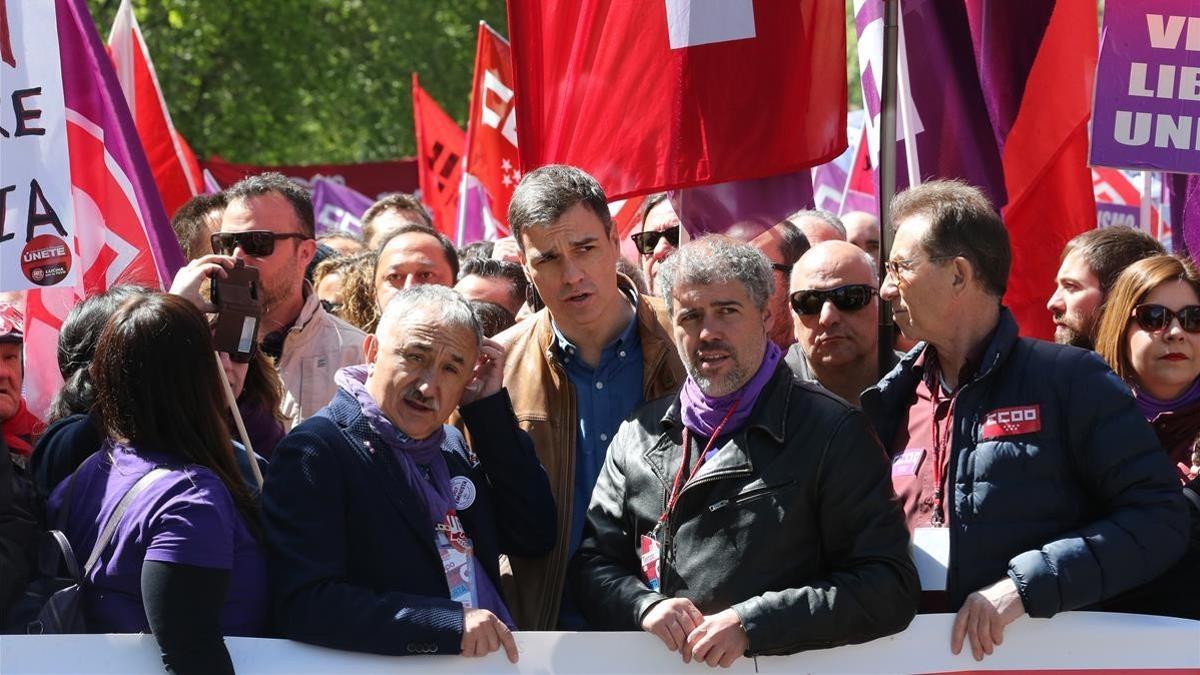 Cabecera de la manifestación del 1 de Mayo día del Trabajador .Los secretrarios Generales de UGT y CC OO Pepe Álvarez y Unai Sordo junto al Secretario General del PSOE Pedro Sánchez