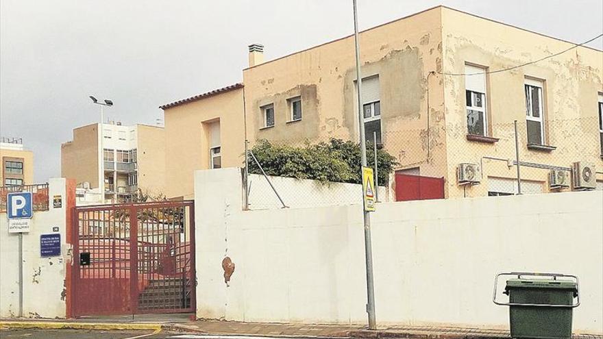 Denuncian falta de mantenimiento en el centro de alzhéimer de la Vall