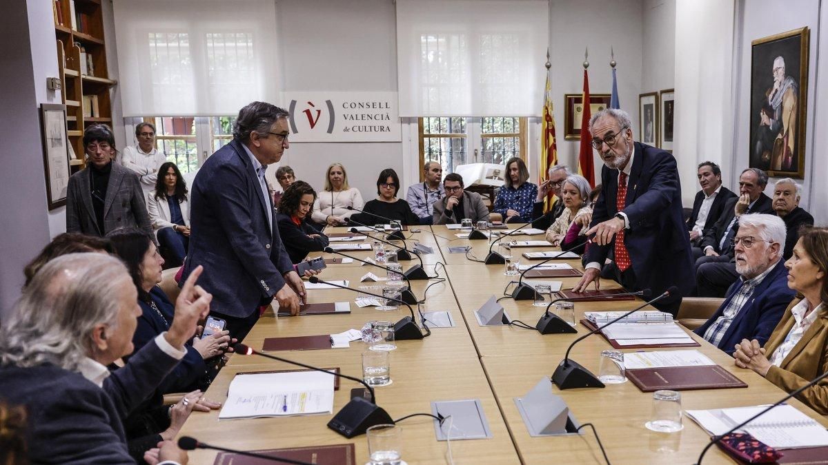 Segundo pleno del CVC, hace una semana, con la presencia de Rovira y el enfrentamiento entre Lozano y Muñoz.