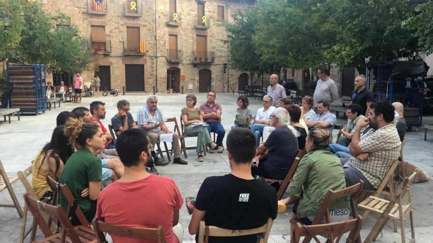 Un moment de l&#039;assemblea oberta celebrada a la plaça Gran