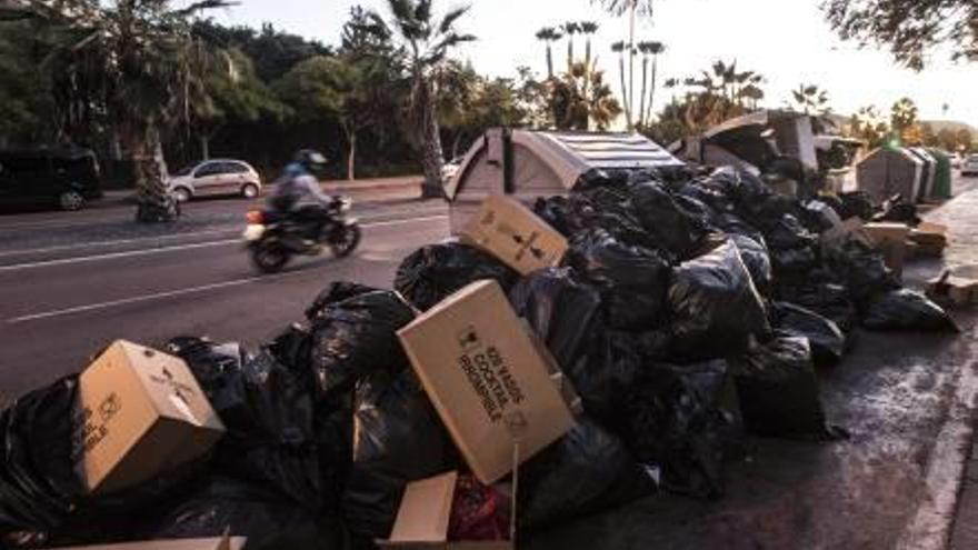 Alicante entra en el nuevo  año con una imagen de falta de limpieza