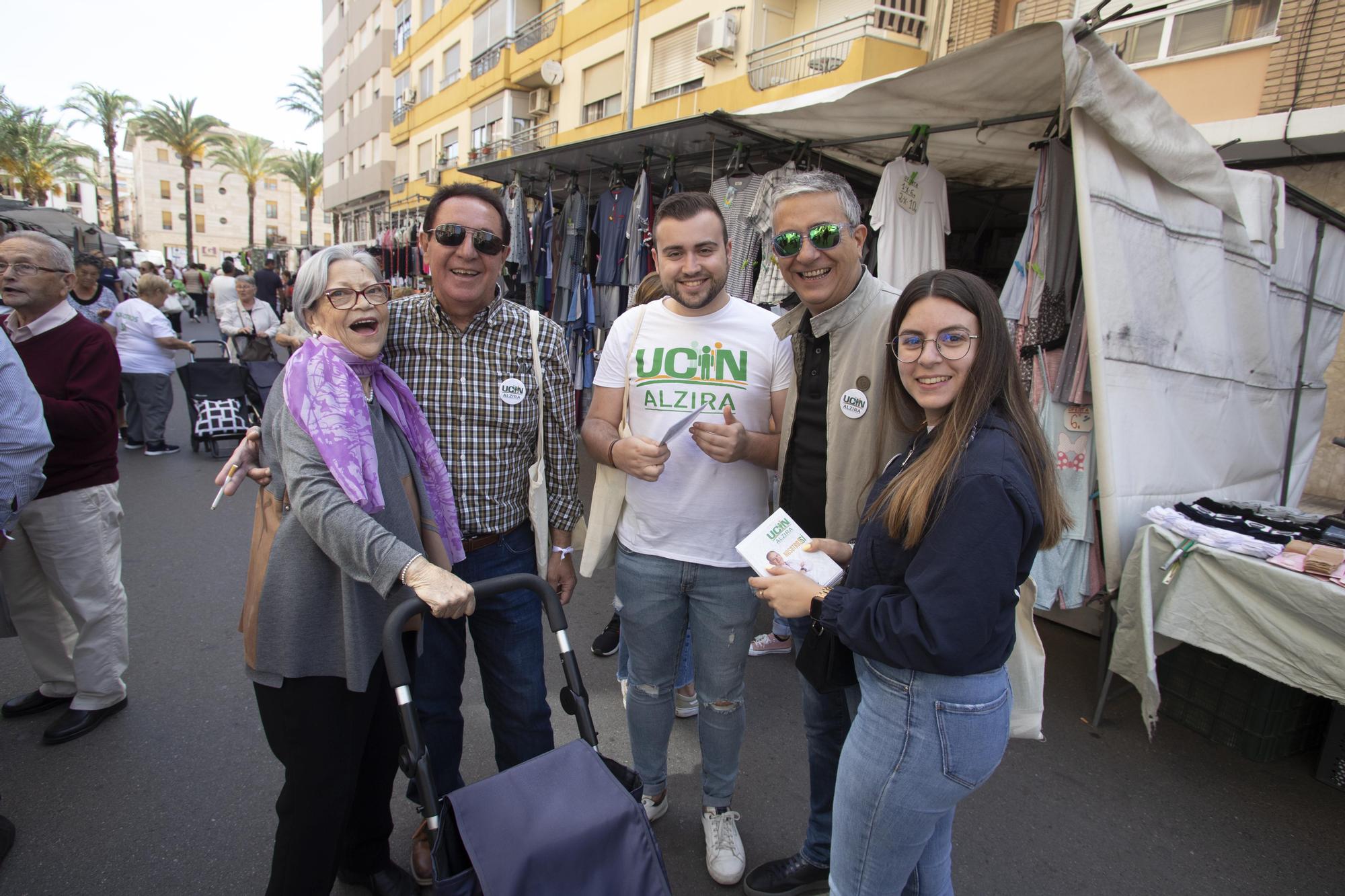 Los Partidos buscan el voto en el mercado de Alzira