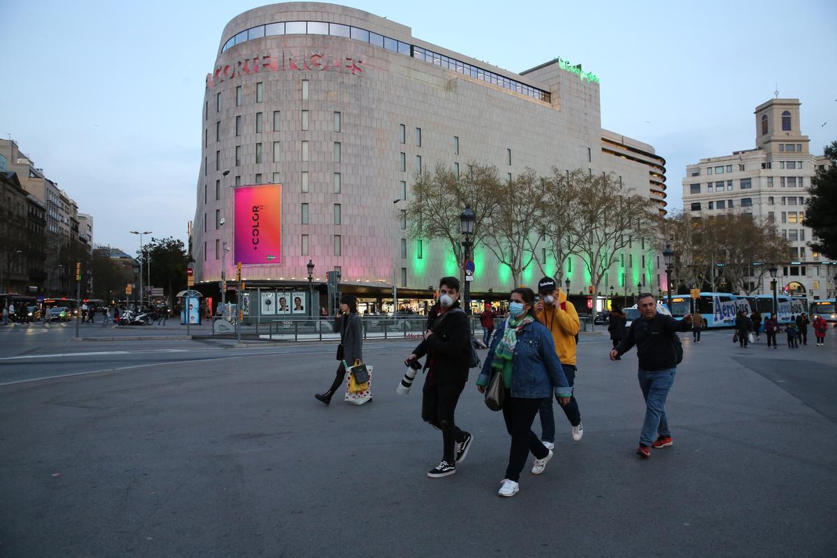 El Corte Inglés prepara la sortida de 3.000 treballadors