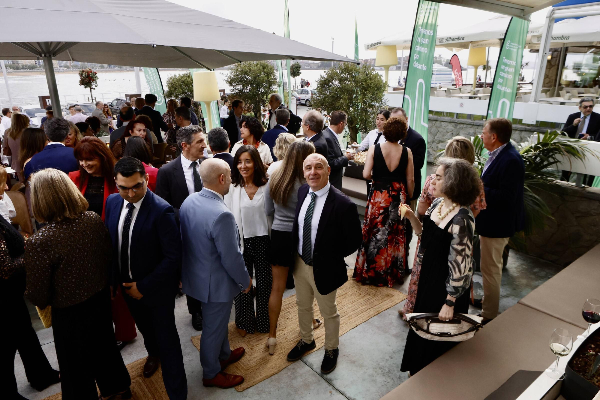 La cena solidaria de la Asociación Española Contra el Cánder en Gijón, en imágenes