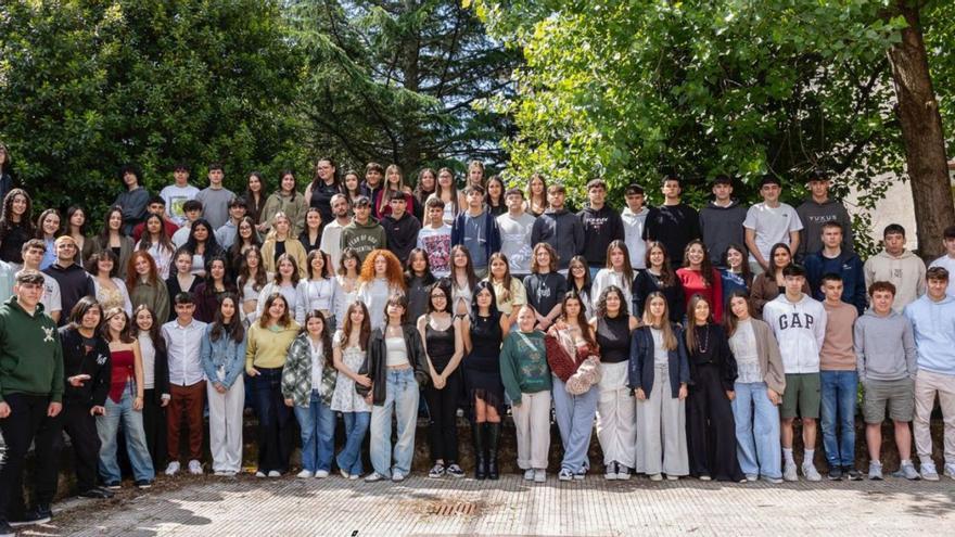 Los alumnos recibirán esta tarde la foto de la generación 2023-2025. |  FdV
