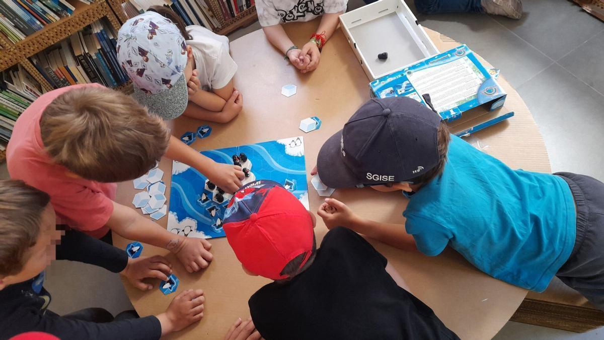 Un grupo de alumnos durante una actividad en clase.