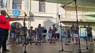 Tavernes de la Valldigna defiende el reparto de las paradas del Correbars en el Festival de Xarangues tras las críticas de varios locales