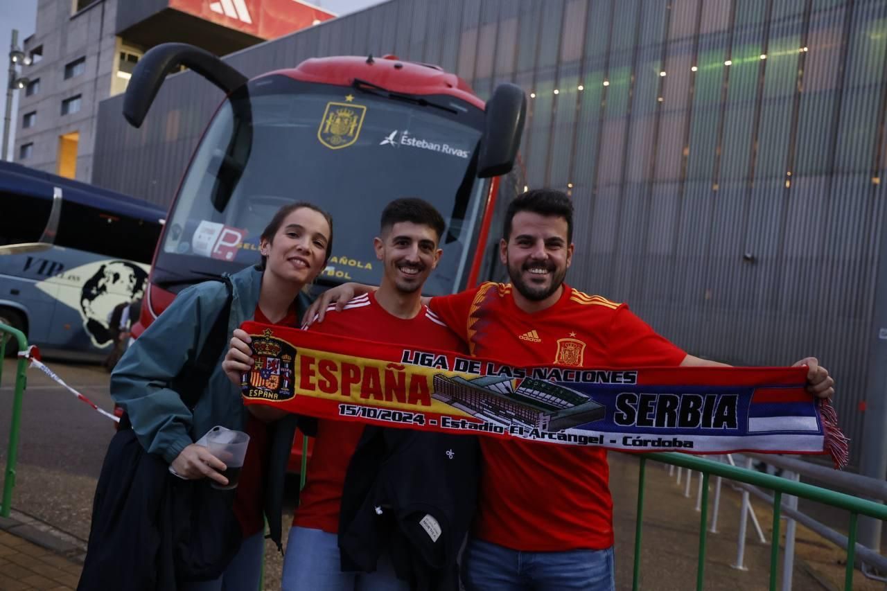 El apoyo de la afición cordobesa a la selección española, en imágenes