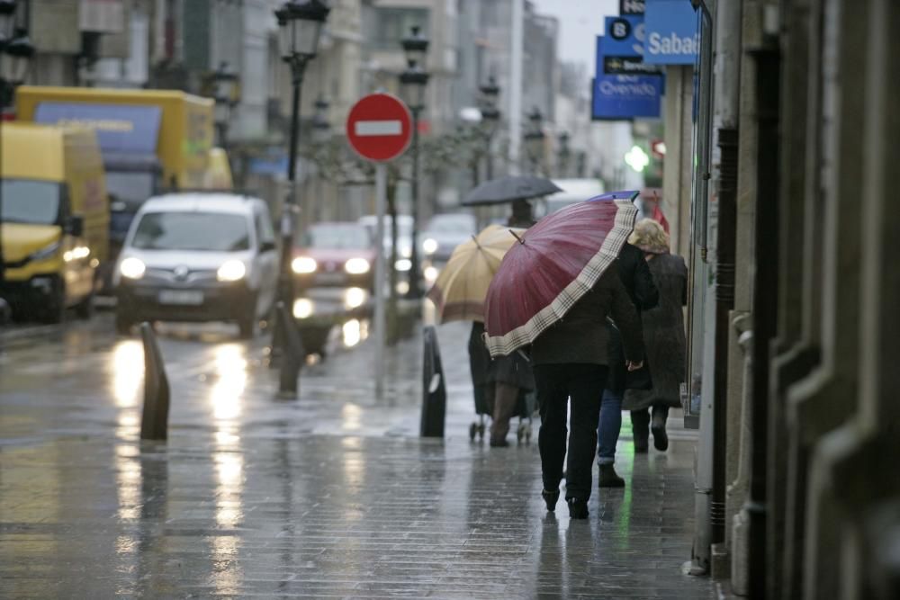 El viento ha alcanzado en Vimianzo los 138,6 kilómetros por hora y los 129,5 en Carnota. Las lluvias han dejado 54,2 litros por metro cuadrado en Santa Comba y 52,2 en Coristanco.