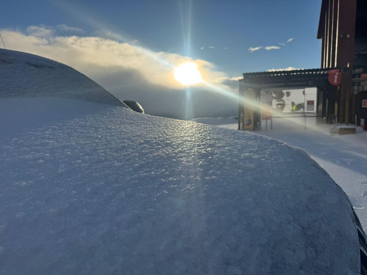 Así está el Teide nevado tras la borrasca Emilia.
