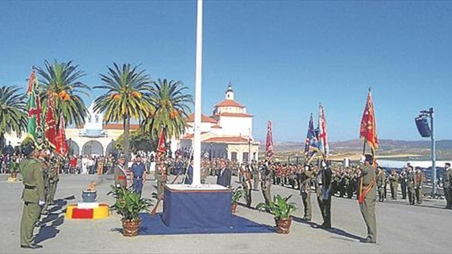 200 vecinos participan  en la jura de bandera