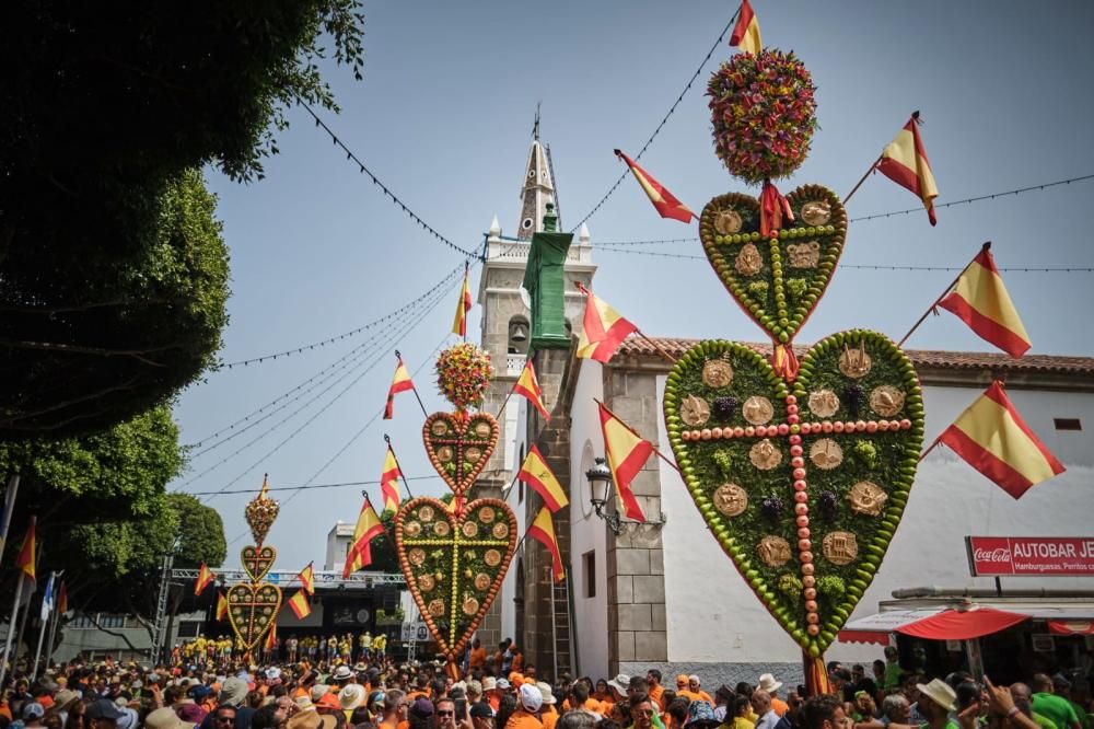 Los corazones de Tejina se alzan al cielo