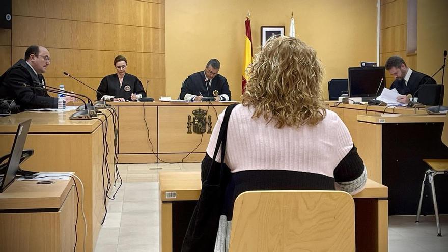 Condenada en Tenerife por apropiarse del dinero de su madrastra, obligada a pedir ayudas sociales