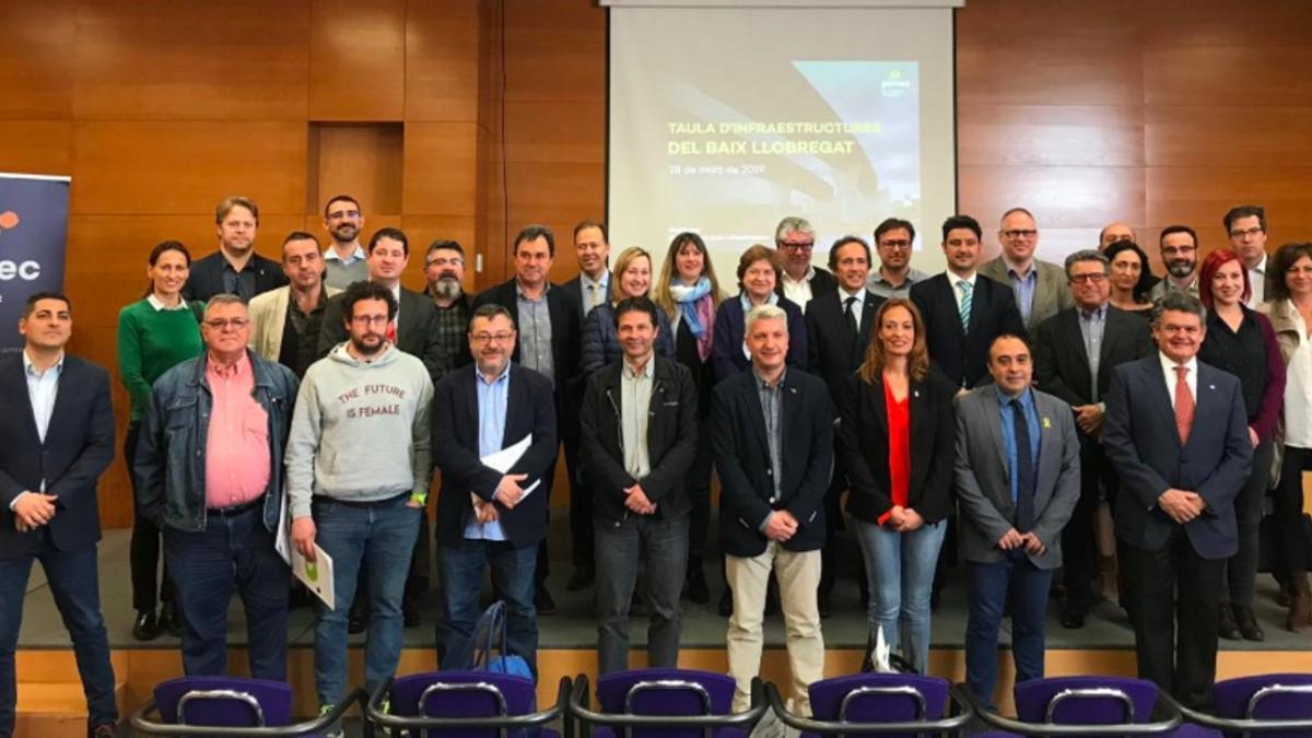 Acto de constitución de la Mesa de Infraestructuras del Baix Llobregat y L'Hospitalet