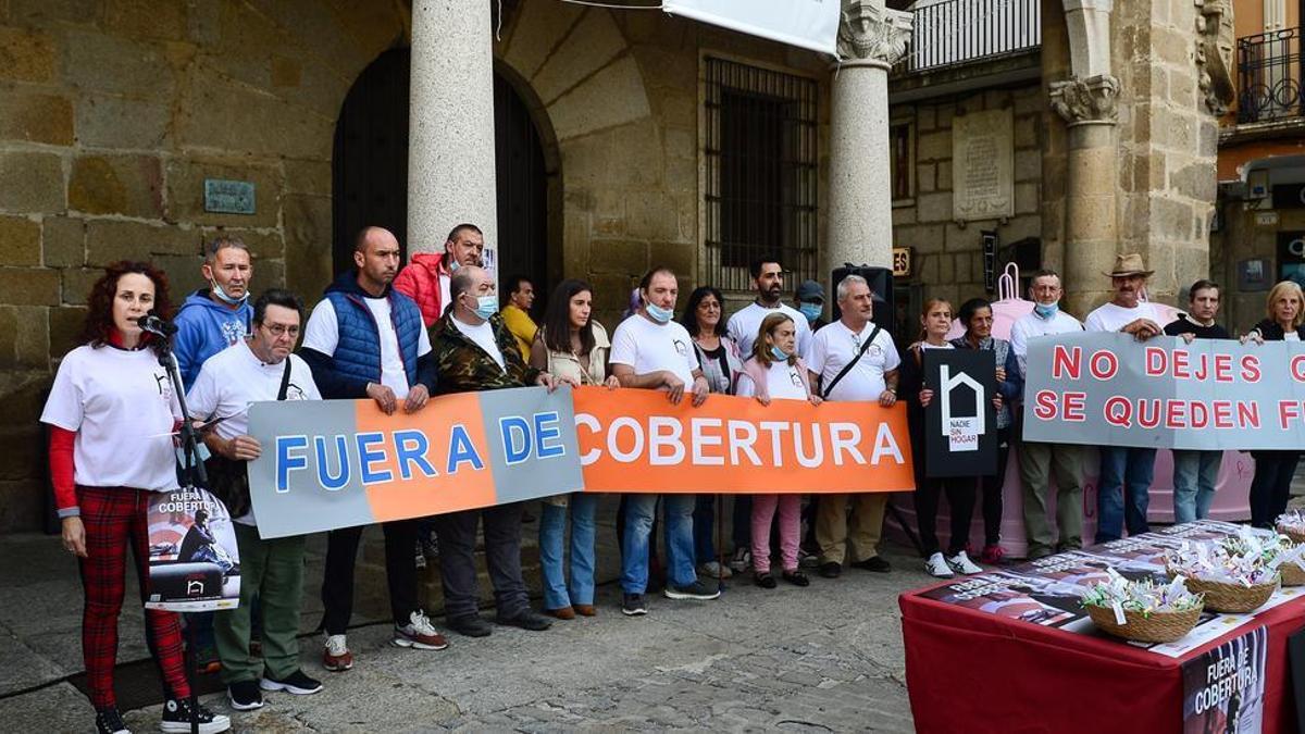 Acto con usuarios de Cáritas Plasencia, que organiza la Semana de la Caridad.