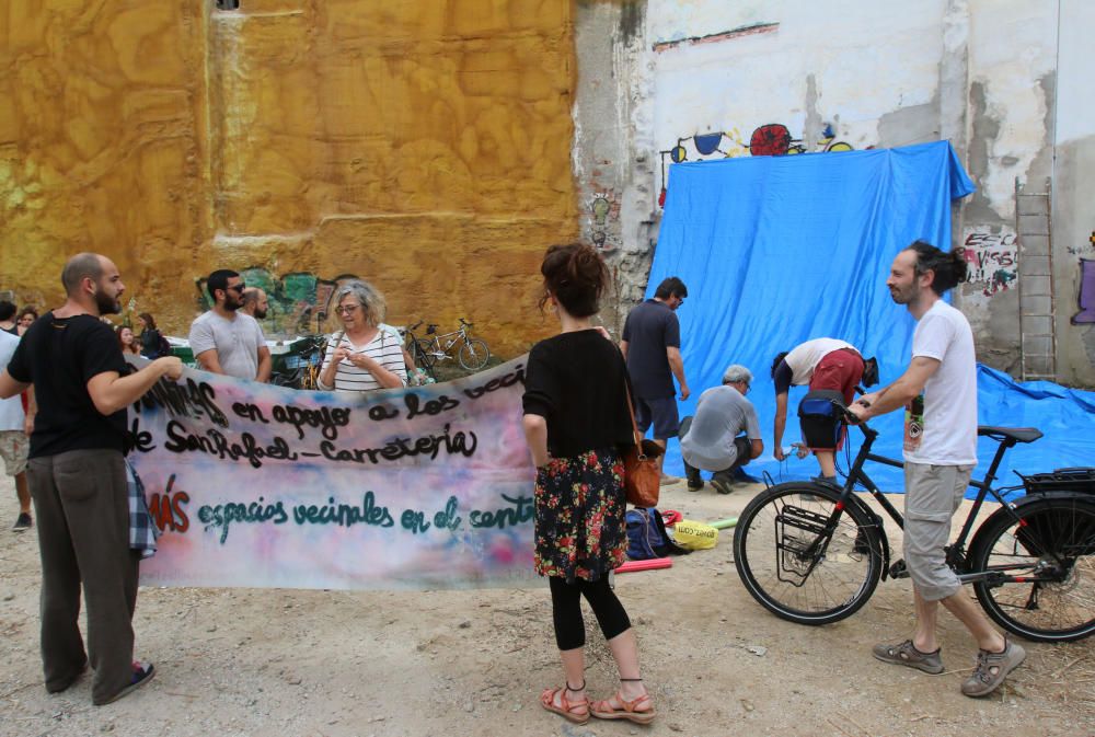 Los vecinos del entorno de la calle Carretería  y de La Goleta celebraron en la calle Gigantes un programa de actividades para niños con el fin de dar visibilidad a los deficiencias que presenta la zo