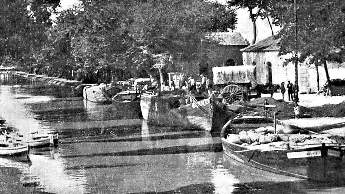 Muelle de descarga de mercancías en el Canal Imperial de Aragón utilizado con motivo de la crisis de subsistencia y transportes que estalló en 1917