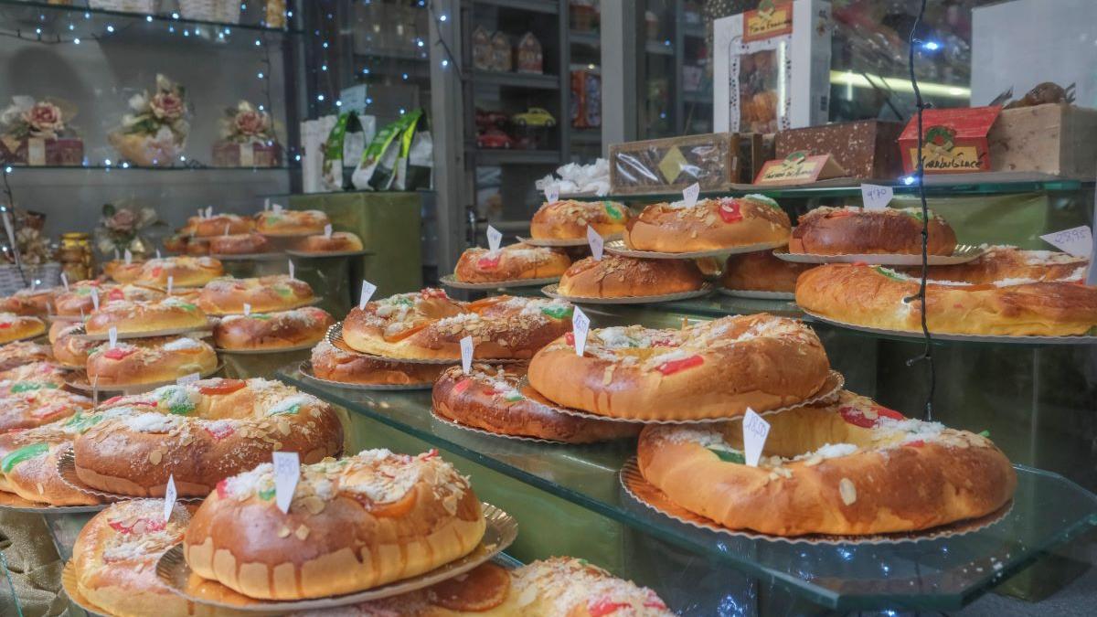 Los españoles consumirán 30 millones de roscones de Reyes, un dulce clásico pero innovador.