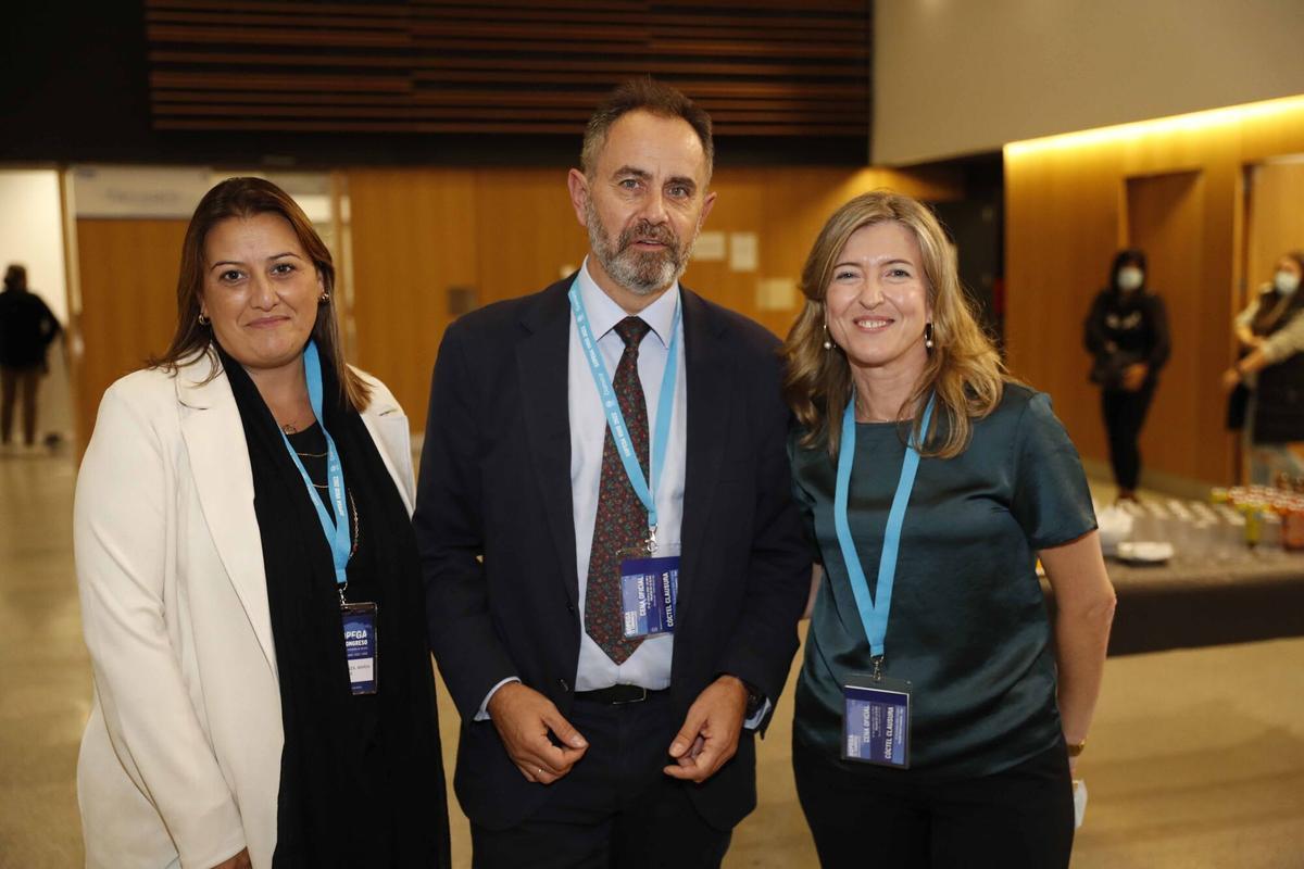 PRIMERA JORNADA DEL 72 CONGRESO DE LA SOCIEDAD DE PEDIATRÍA DE GALICIA ( SOPEGA ) , EN EL HOSPITAL ÁLVARO CUNQUEIRO, EN VIGO. DESDE LA I. LA RESPONSABLE DE PALIATIVOS PEDIÁTRICOS EN VIGO, NIEVES BALADO; EL PEDIATRA RICARDO MARTINO ALBA, IMPULSOR EN ESPAÑA DE LOS CUIDADOS PALIATIVOS EN LA INFANCIA, JEFE DE LA UNIDAD DE ATENCIÓN INTEGRAL PALIATIVA PEDIÁTRICA DEL HOSPITAL INFANTIL NIÑO JESÚS Y DIRECTOR DEL MÁSTER UNIVERSITARIO DE CUIDADOS PALIATIVOS PEDIÁTRICOS DE LA UNIR Y ANA CONCHEIRO, JEFA DEL SERVICIO DE PEDIATRÍA DEL CHUVI. COMPLEXO HOSPITALARIO UNIVERSITARIO DE VIGO. CHUVI. COMPLEJO. SERGAS. MEDICO. DOCTOR. DOCTORA