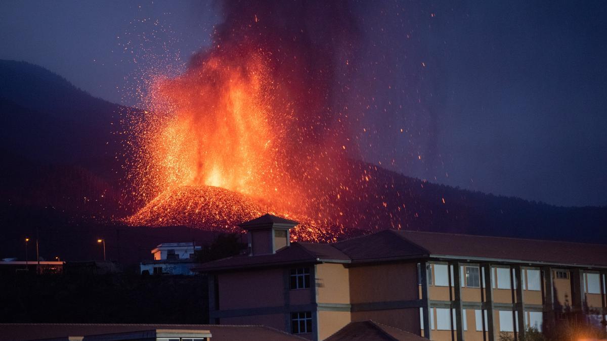 La volcán de La Palma cumple su quinto día de actividad