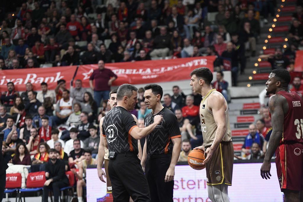 Todas las imágenes del partido del UCAM Murcia contra el Bàsquet Girona