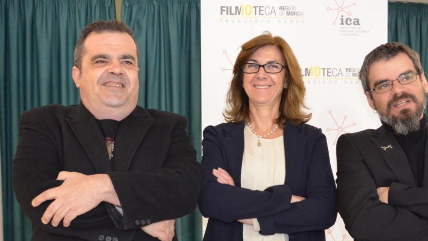 La directora general del ICA, Marta López-Briones, junto al director del C-FEM, Javier García, y al compositor Raúl Frutos