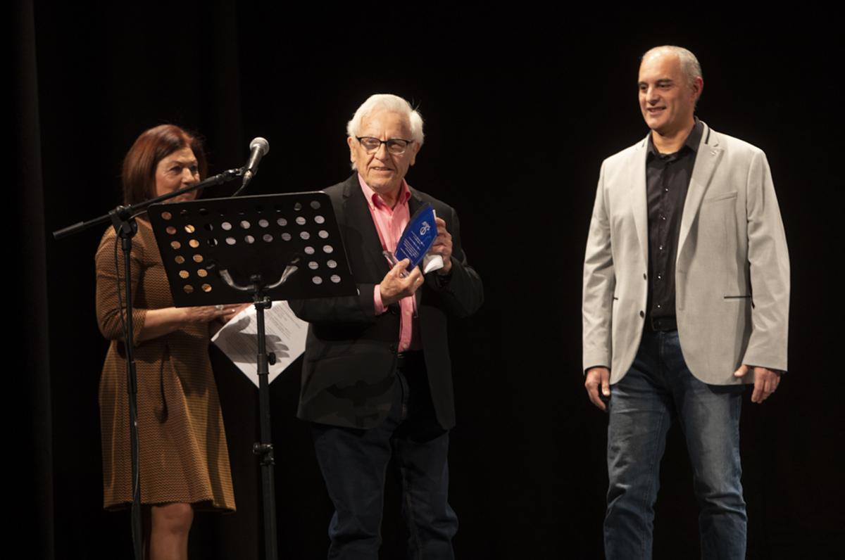 La Asociación de Patrimonio Industrial de Puerto de Sagunto inaugura la exposición de Ramón Rodríguez  "Miradas de ayer. Pinceladas de la memoria"