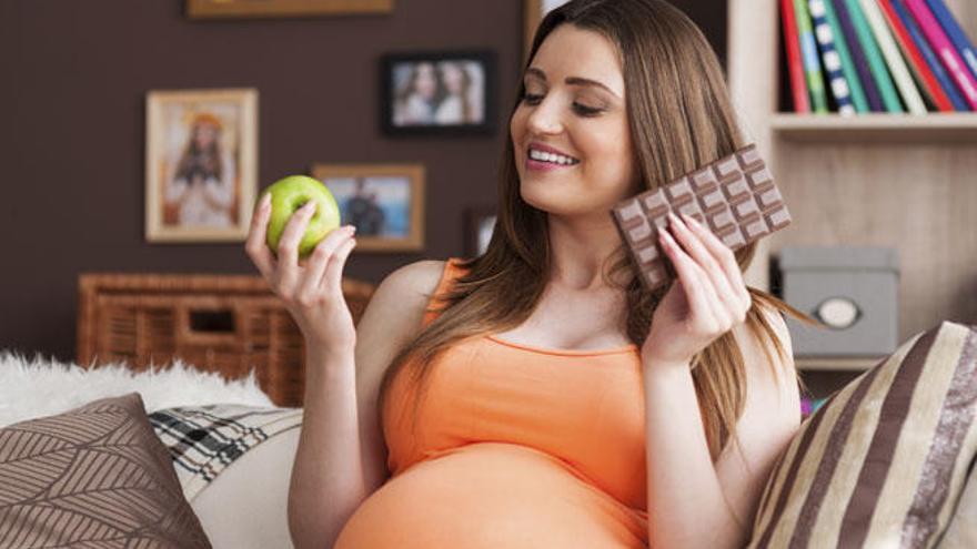 Existen muchos errores sobre la dieta en el embarazo.