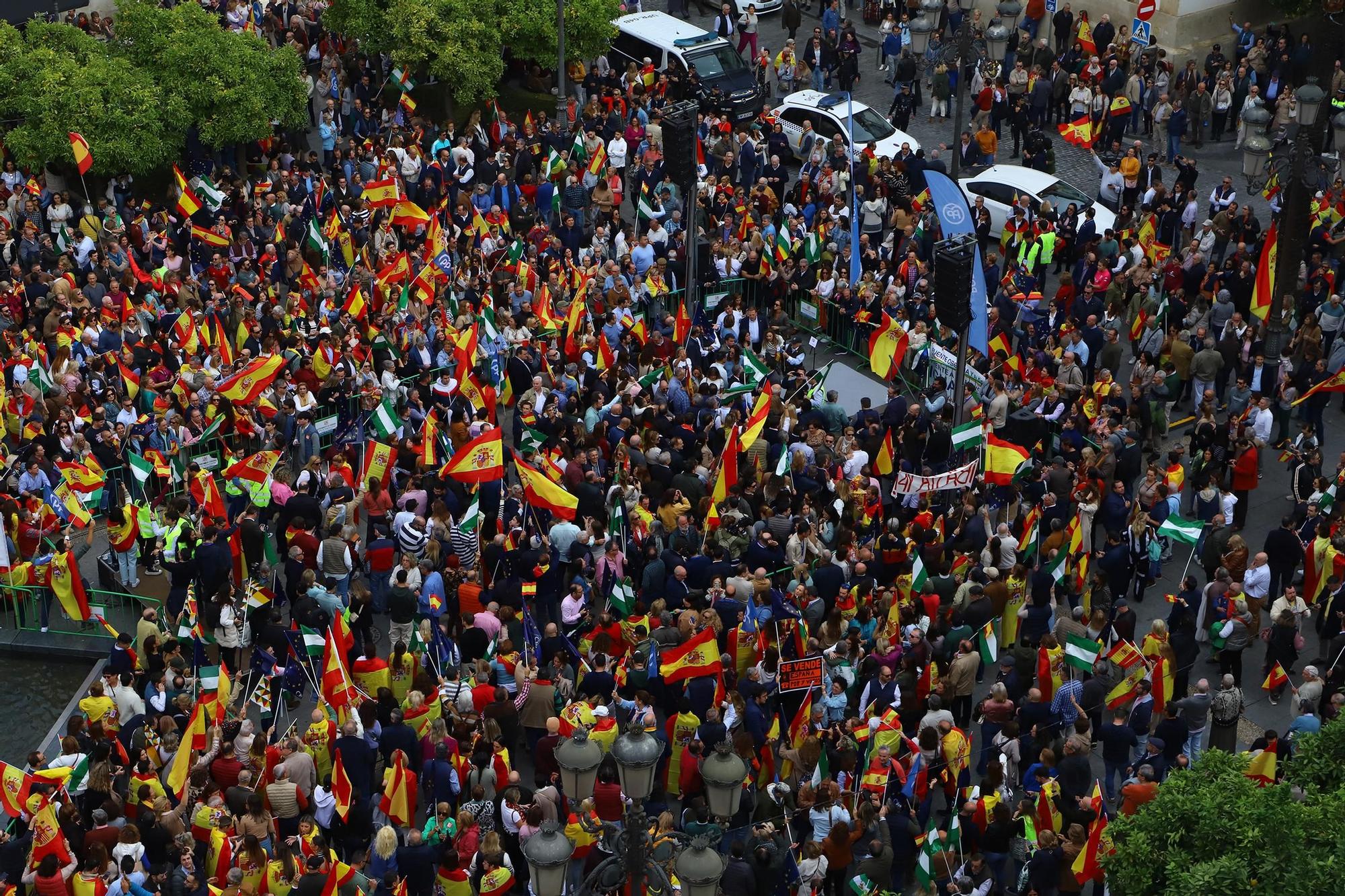 El PP de Córdoba congrega en Las Tendillas a miles de personas contra la amnistía