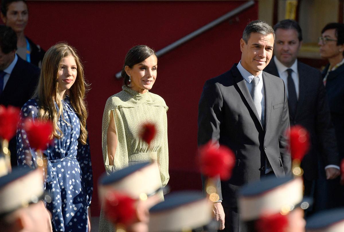 Desfile militar del Día de la Fiesta Naciona del 12 de octubre