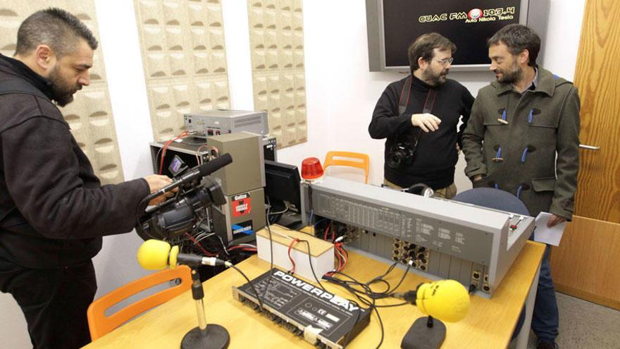 La emisora Cuac FM abre su escuela de radio y asociacionismo