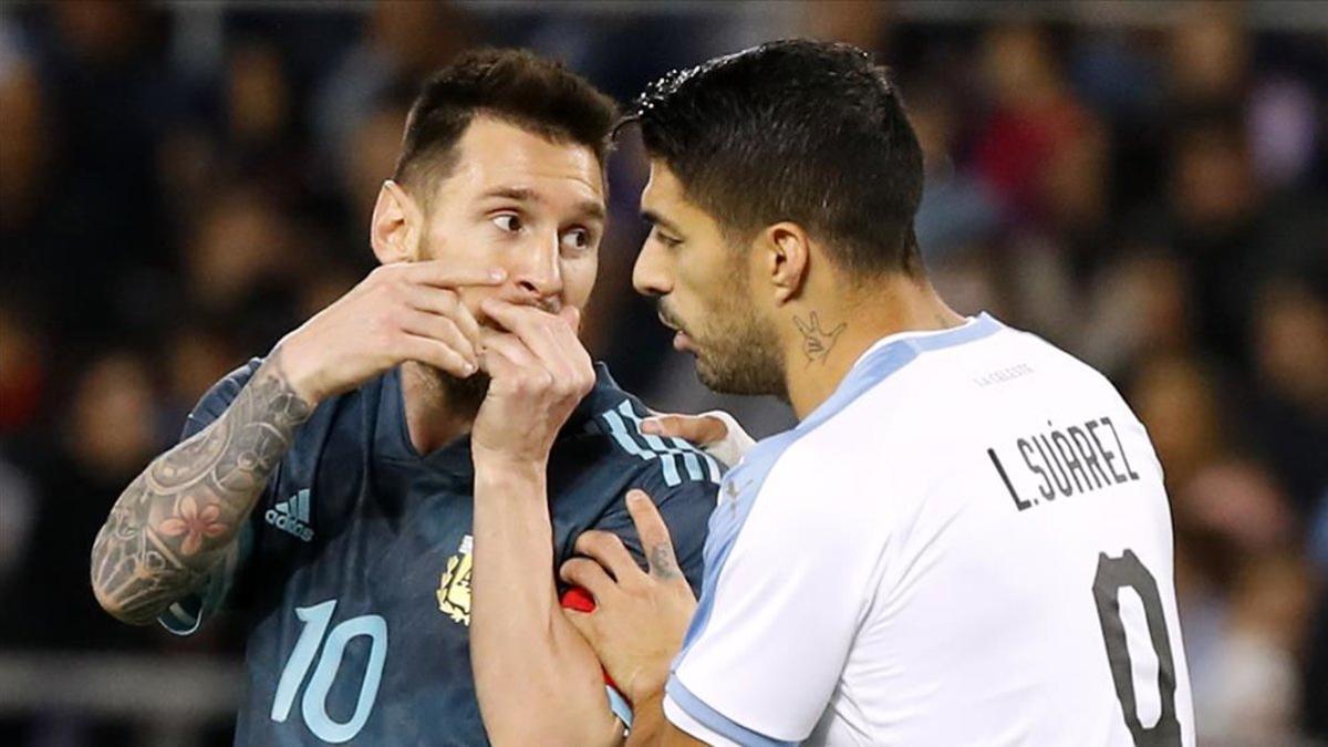 Leo Messi y Luis Suárez monopolizaron el protagonismo en el Argentina - Uruguay