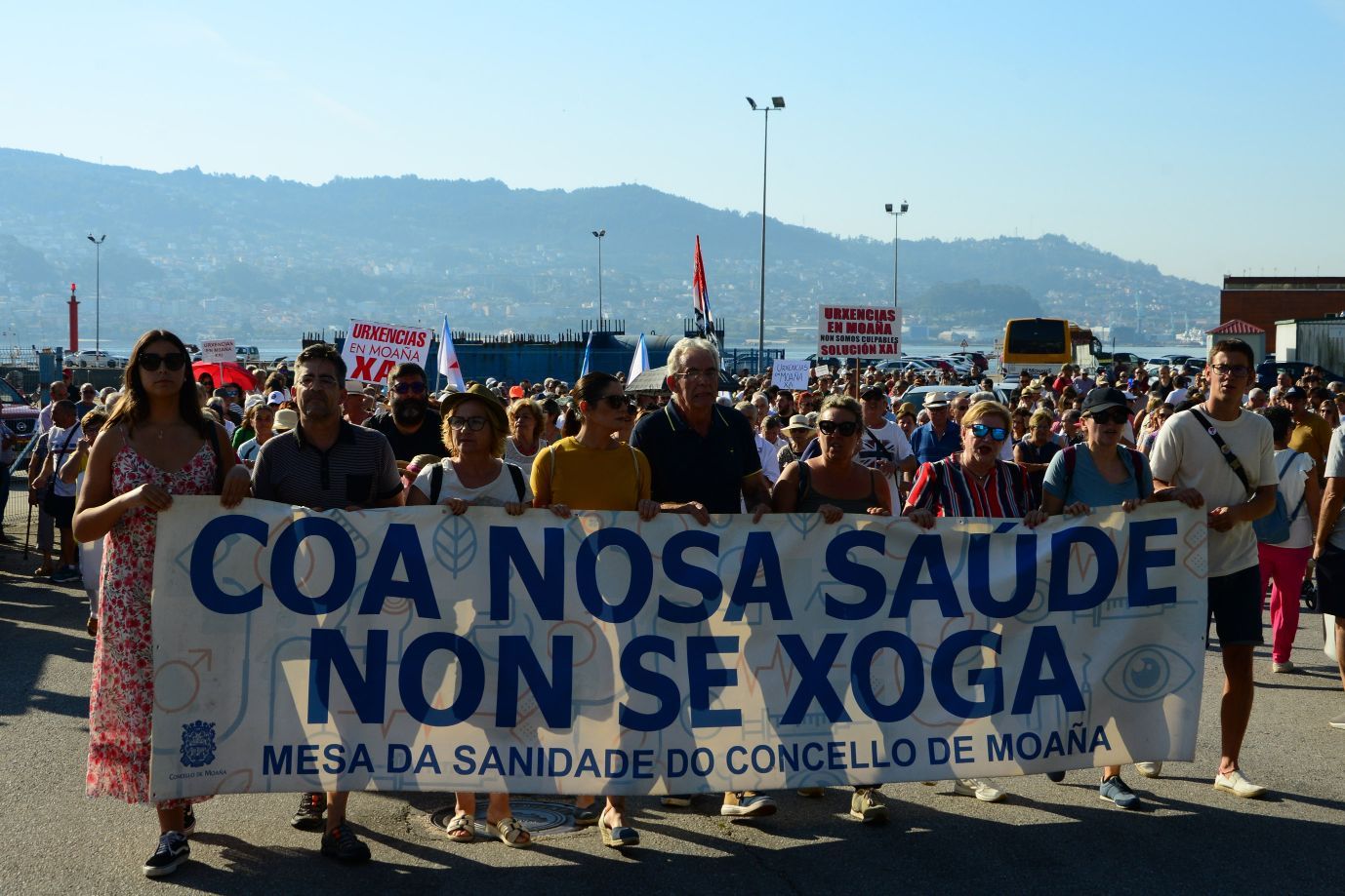 Moaña planta el grito en la calle: "Coa nosa saúde non se xoga"